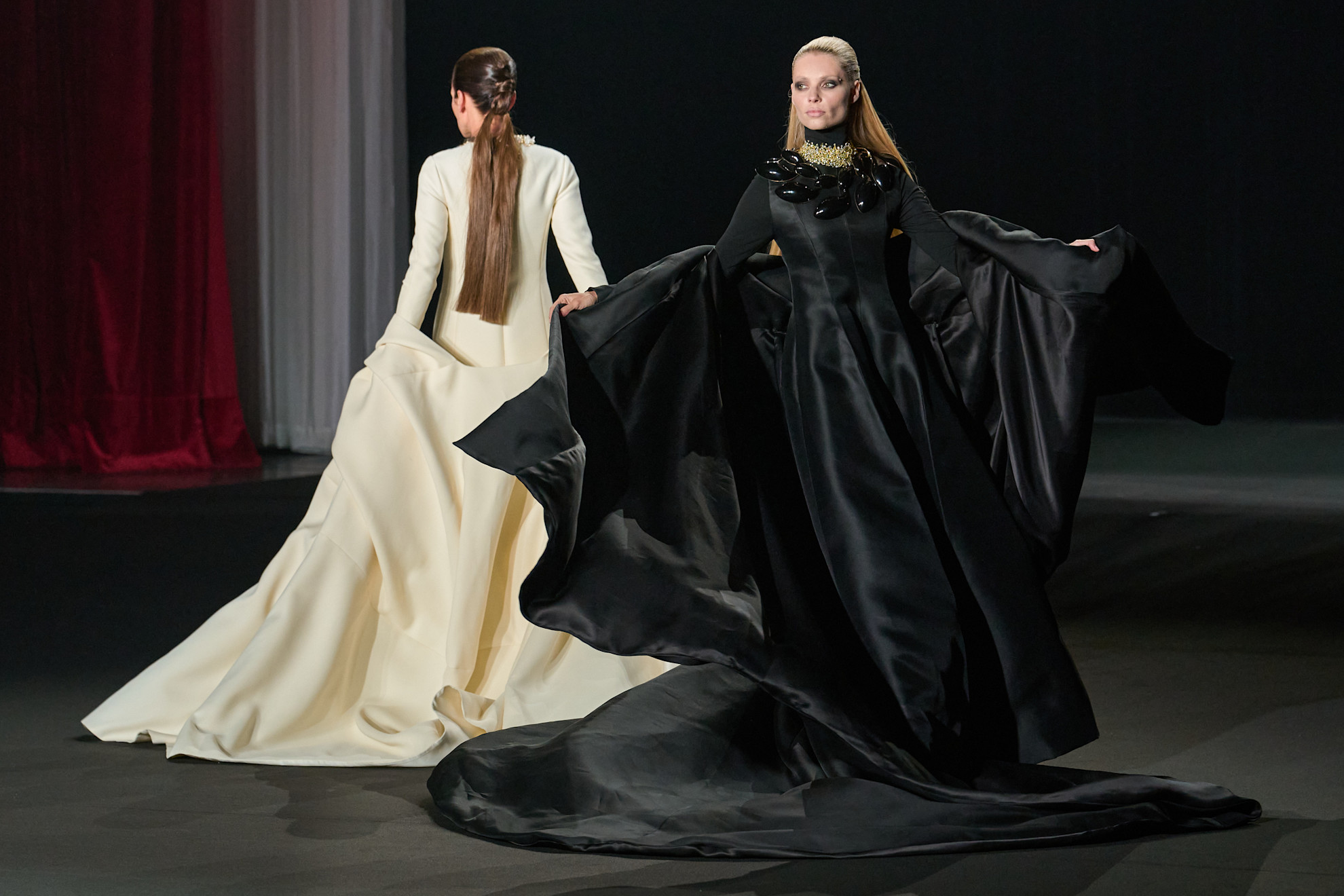 من مجموعة Stephane Rolland خريف و شتاء  2026 للأزياء الراقية